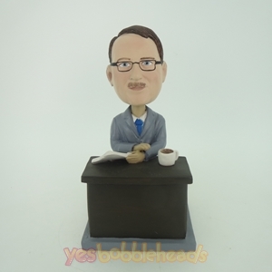 Picture of Custom Bobblehead Doll: Man Sitting And Reading
