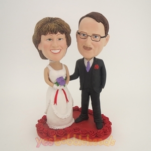 Picture of Custom Bobblehead Doll: Bride And Groom On Heart