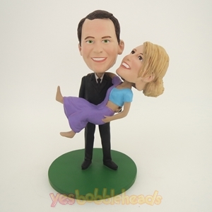 Picture of Custom Bobblehead Doll: Holding Girlfriend Couple