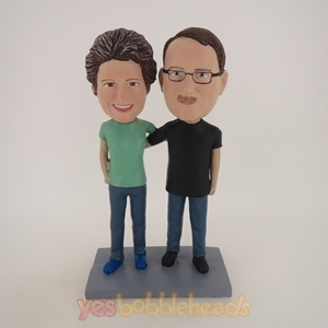 Picture of Custom Bobblehead Doll: Man and Woman Arm Behind Each Other
