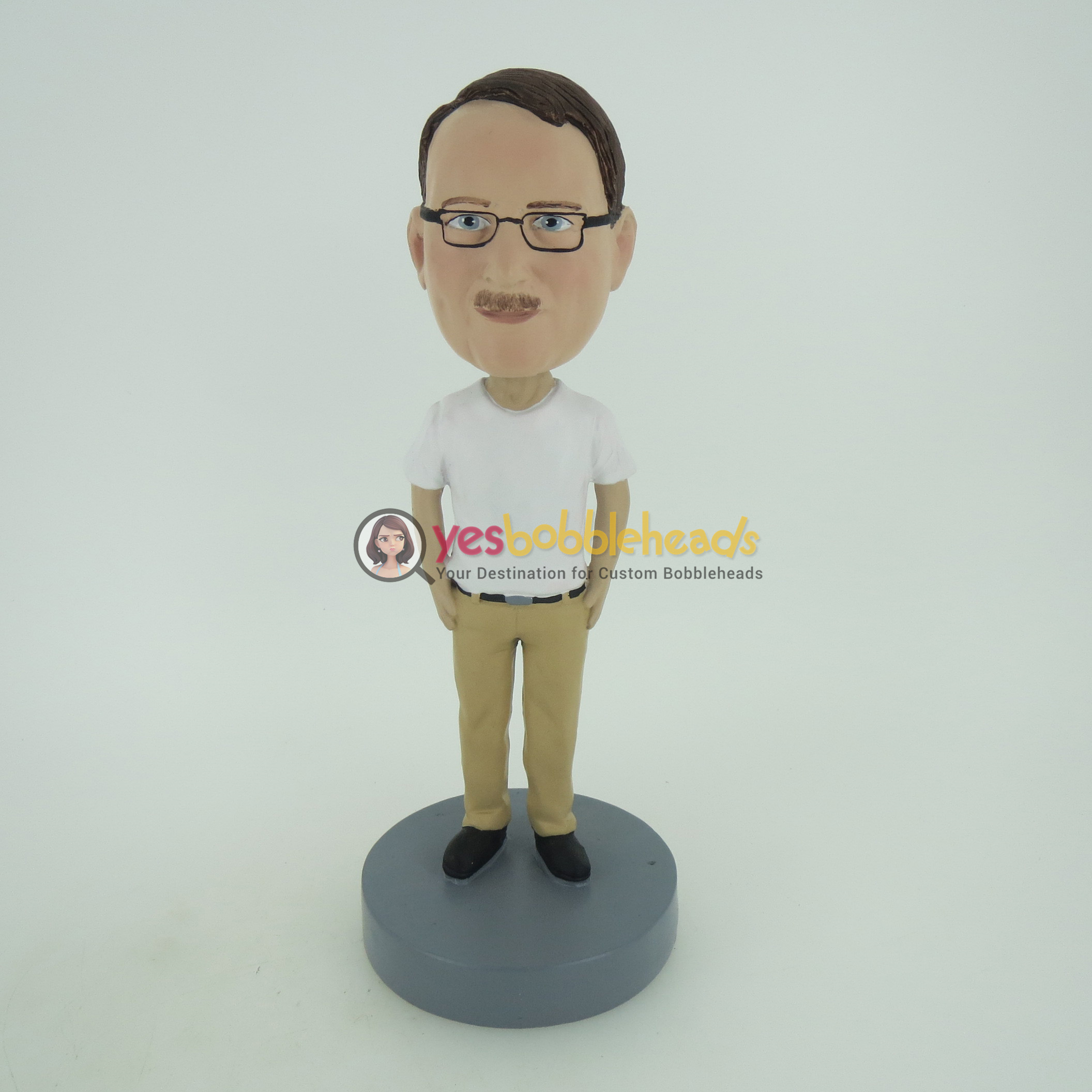Picture of Custom Bobblehead Doll: Casual Man In White And Beige