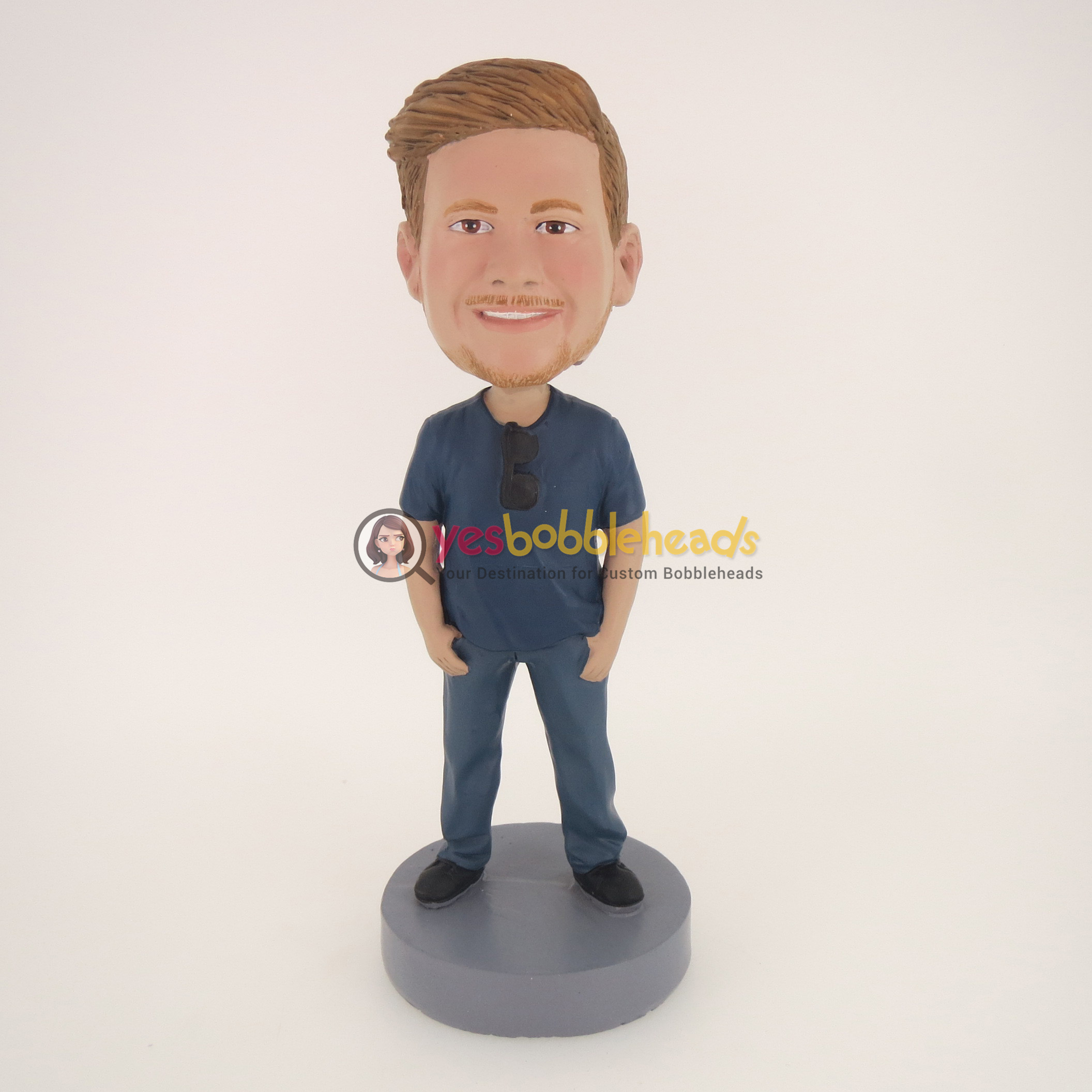 Picture of Custom Bobblehead Doll: Casual Man With Glass On The Collar
