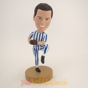 Picture of Custom Bobblehead Doll: Baseball Player in Pitching Motion
