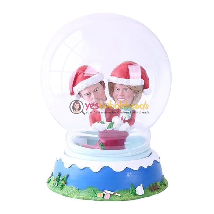 Picture of Custom Snow Globe: Santa Couple On Shoes