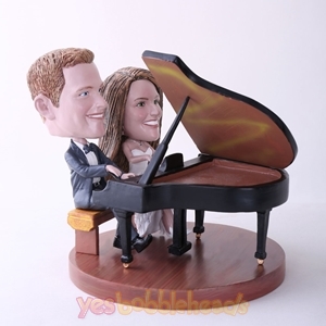 Picture of Custom Bobblehead Doll: Couple Playing Piano