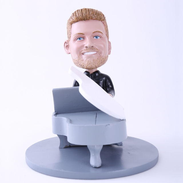 Picture of Custom Bobblehead Doll: Man Playing Piano