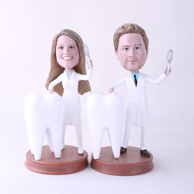 Picture of Custom Bobblehead Doll: Male Dentist & Female Dentist